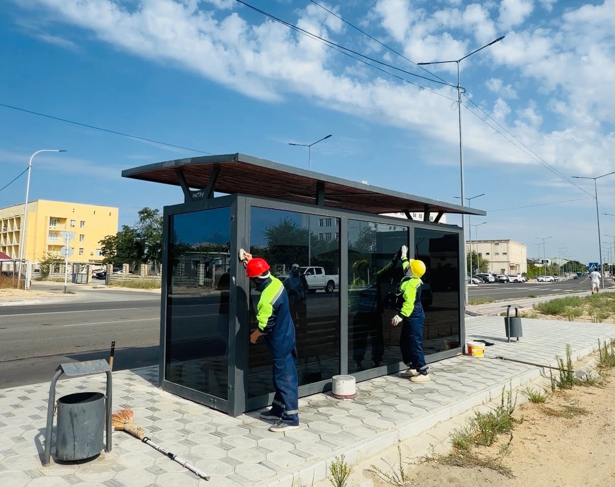 В Актау активно проводятся работы по санитарной очистке
