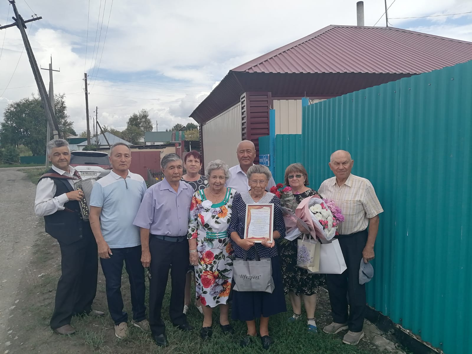21 августа свой 80-летний юбилей отмечала председатель Совета ветеранов - Кузнецова Нина Еремеевна!