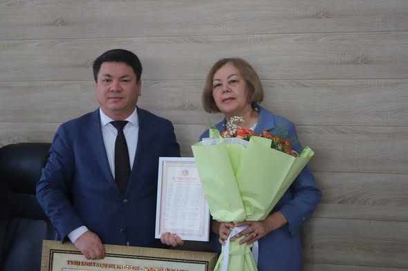 ЗЕЙНЕТ ЖАСЫМЕН ҚҰТТЫҚТАДЫ