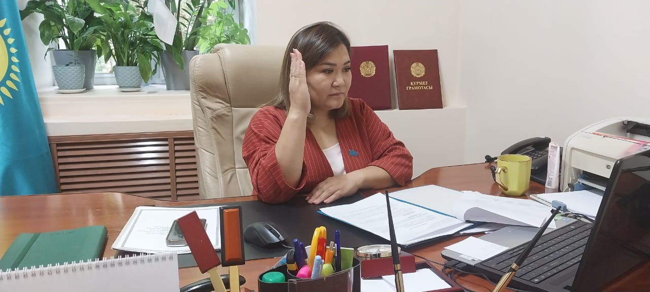 Бесқарағай аудандық мәслихатының кезектен тыс сессиясы өтті
