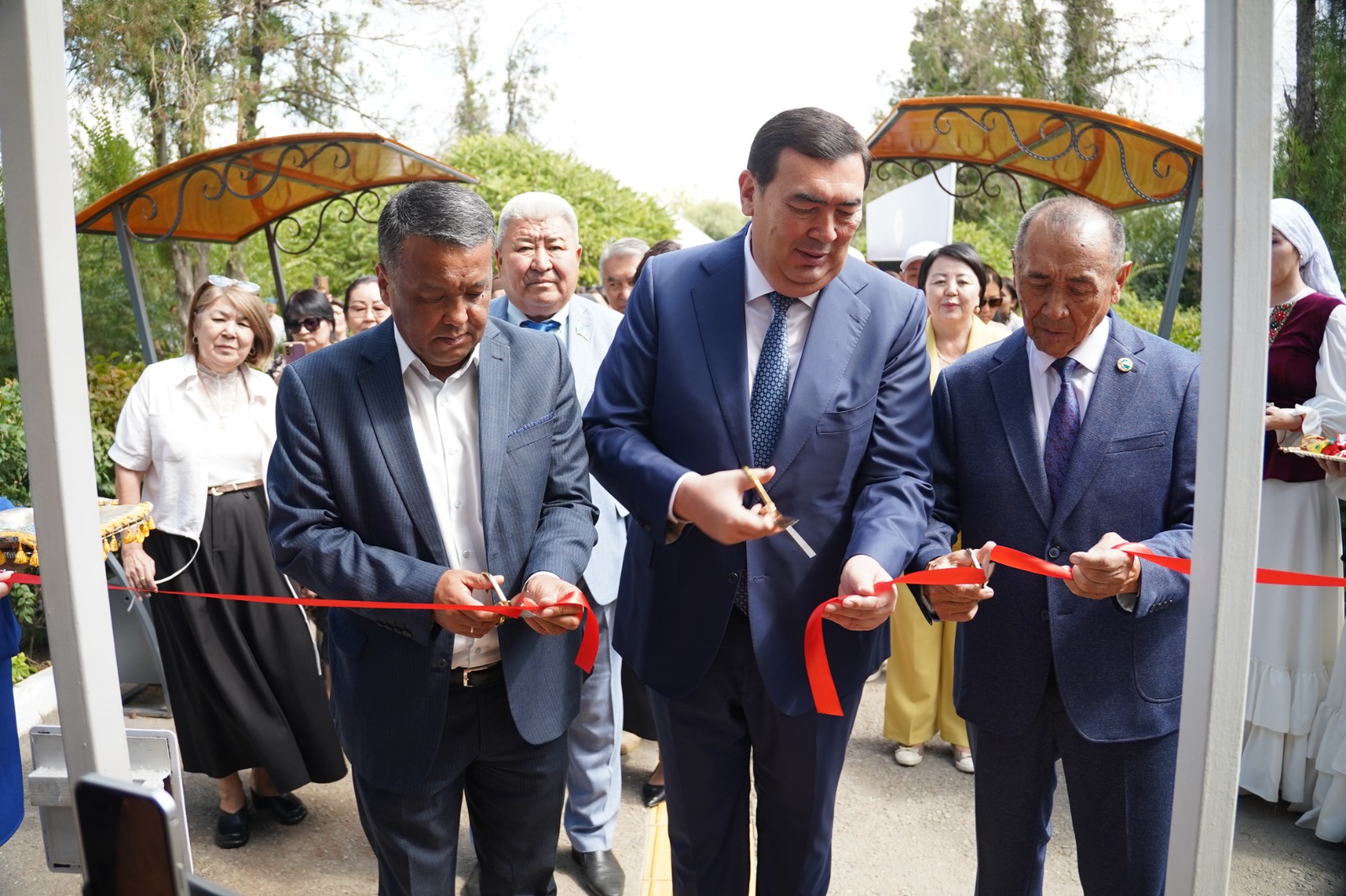 Тараз қаласының Сұлутөр алабында жаңа заманауи кітапхана пайдалануға берілді.