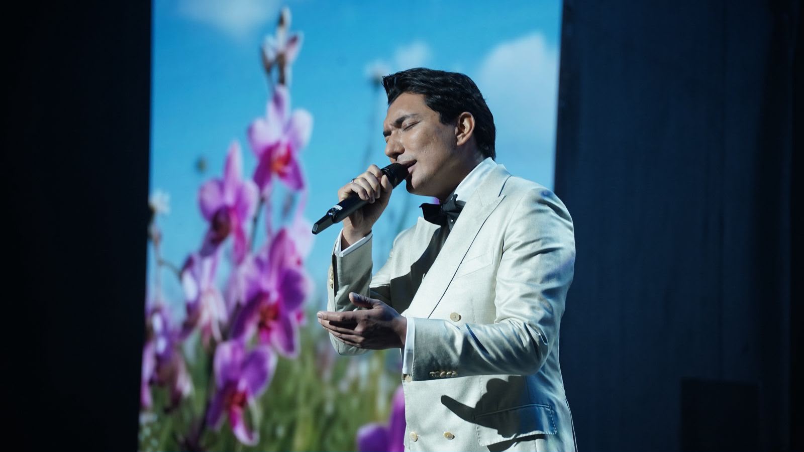 Вьетнамдағы Қазақстан мәдениеті күндері аясында екі елдің өнер шеберлері қатысқан гала-концерт өтті