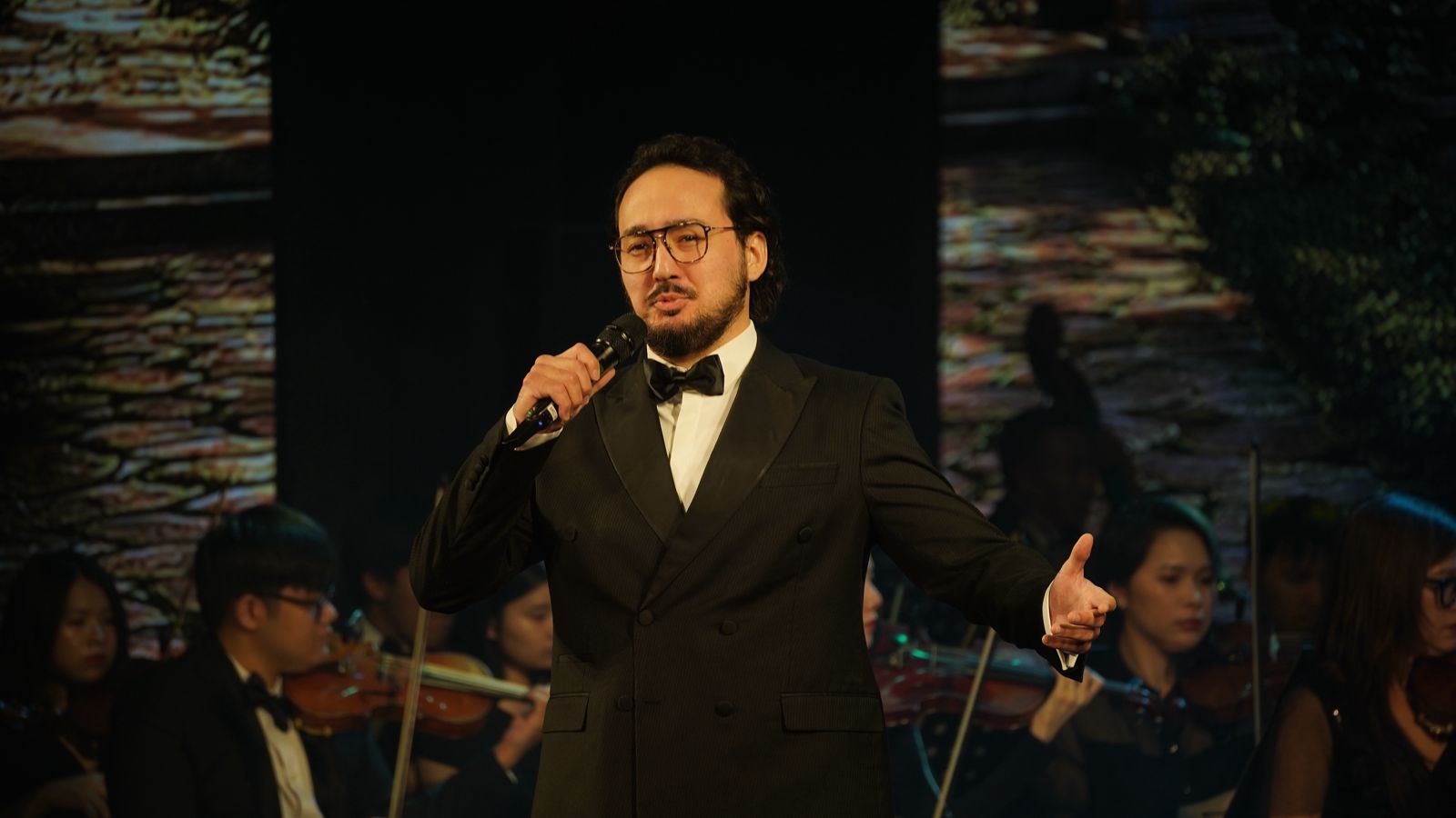 Вьетнамдағы Қазақстан мәдениеті күндері аясында екі елдің өнер шеберлері қатысқан гала-концерт өтті