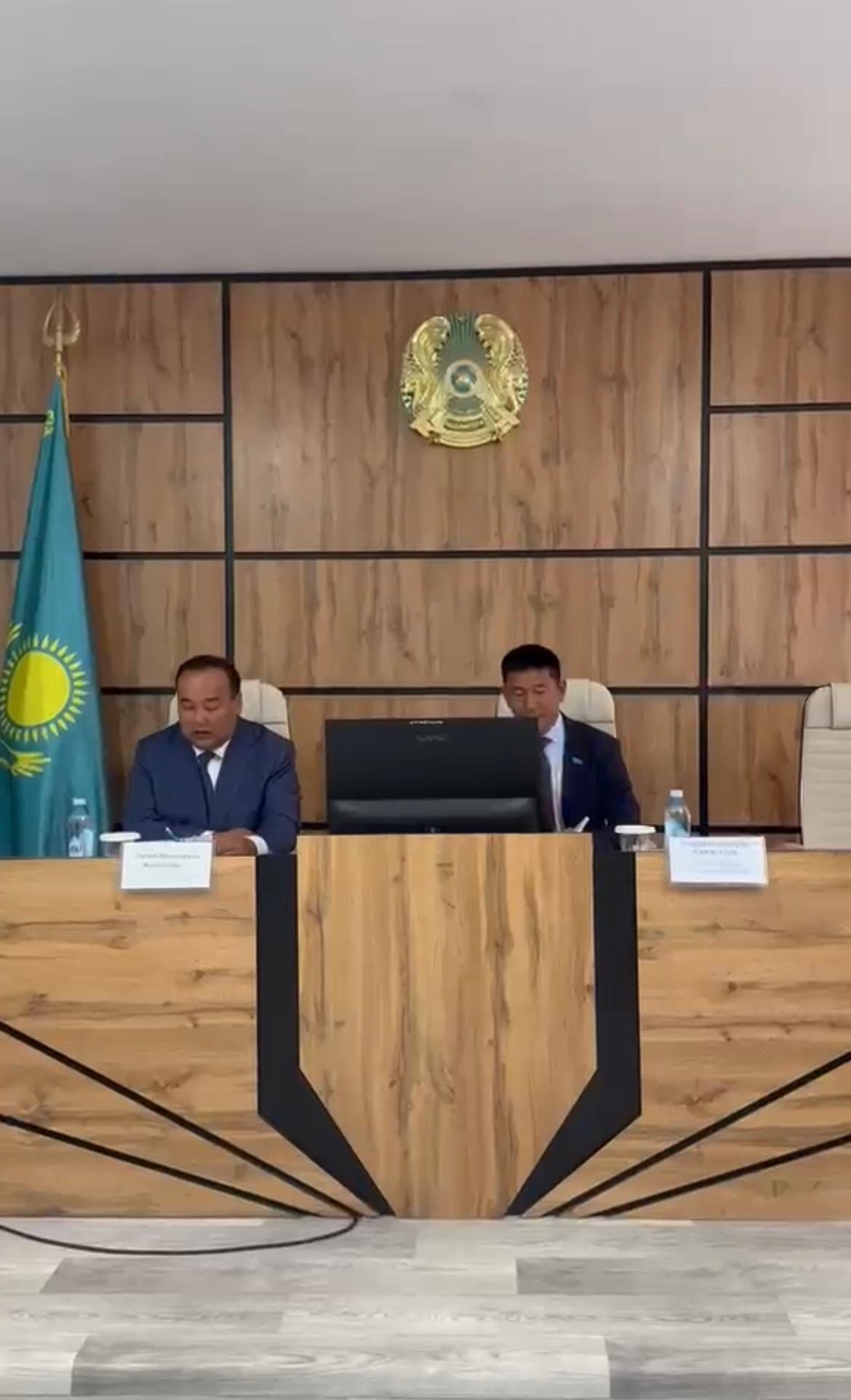 Тарбағатай ауданы әкімдігінің  отырысы өтті.