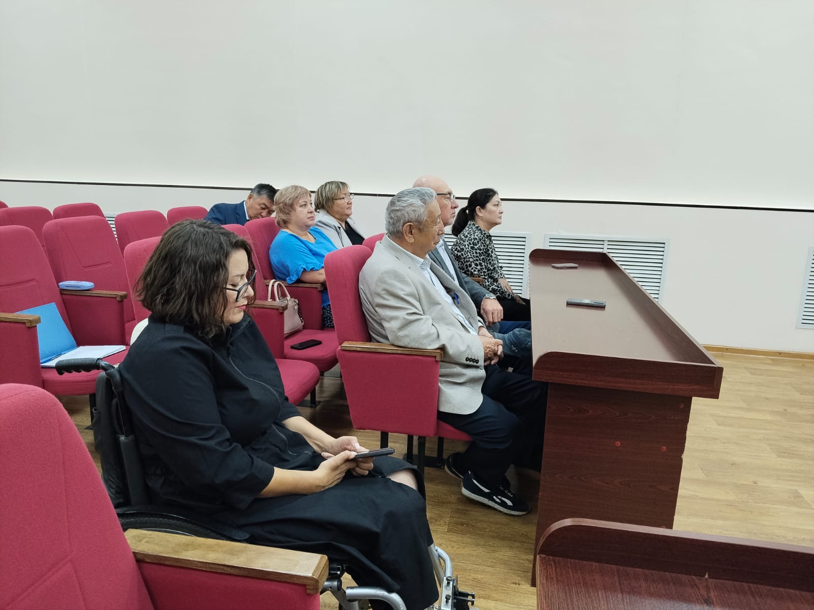 27 августа  2026 года  под руководством председателя ОС  Галинова В. В состоялось  заседание Общественного совета Астраханского района Акмолинской области.