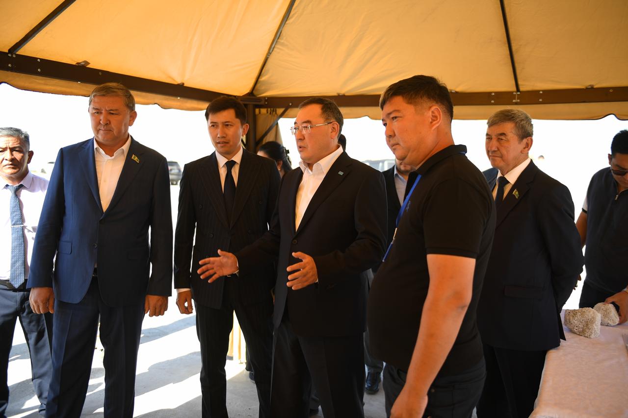 Ұйғыр ауданында әлеуметтік-экономикалық нысандардың жұмысы қаралды