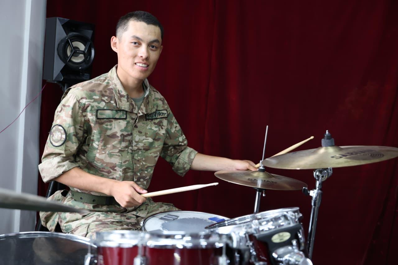 Soldiers Join the National Guard Thanks to Social Media