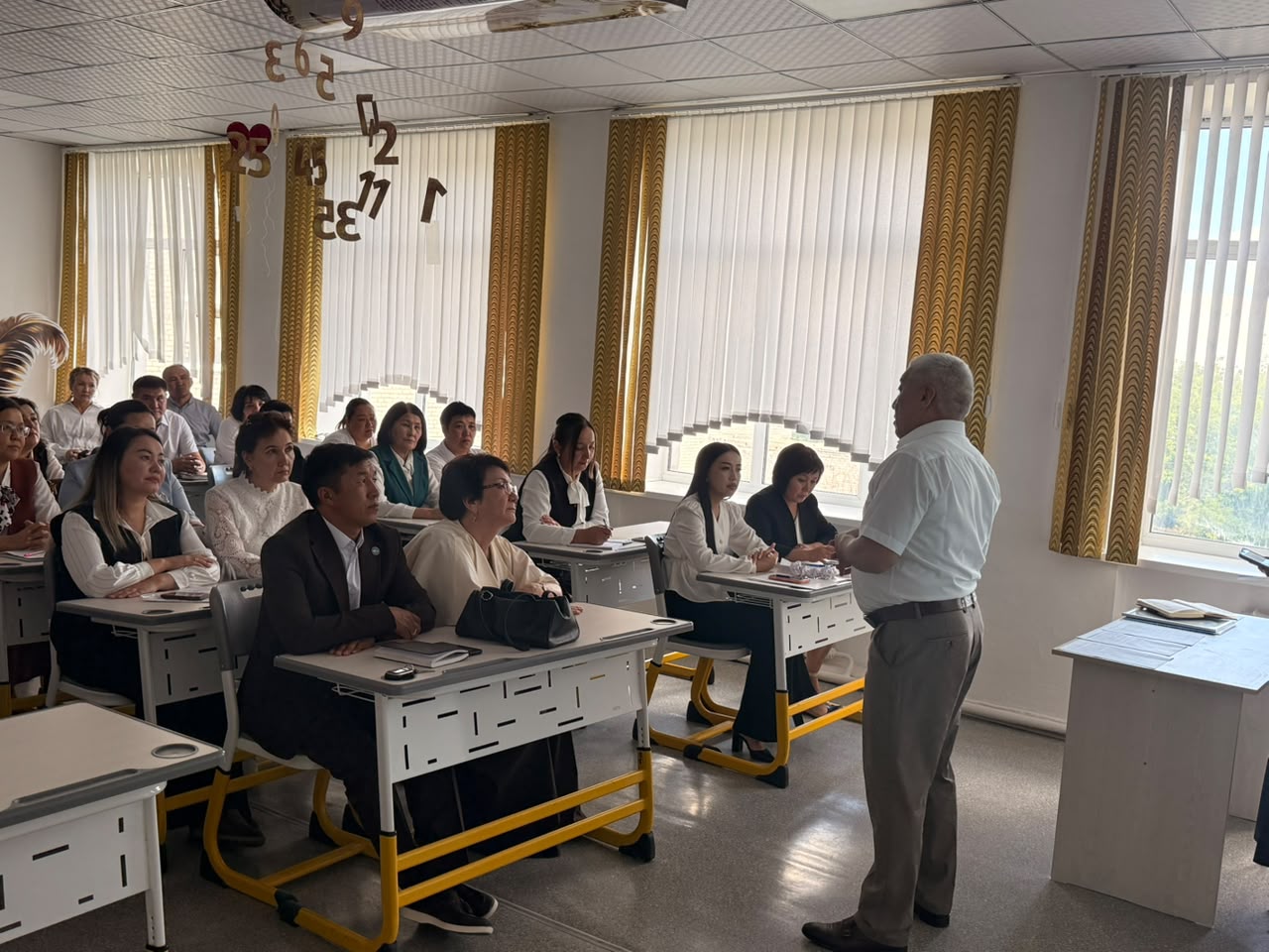 «Жаңа Конституция: білім, ғылым, инновация және адами капитал – мектептің жаңа стратегиялық бағдарлары»