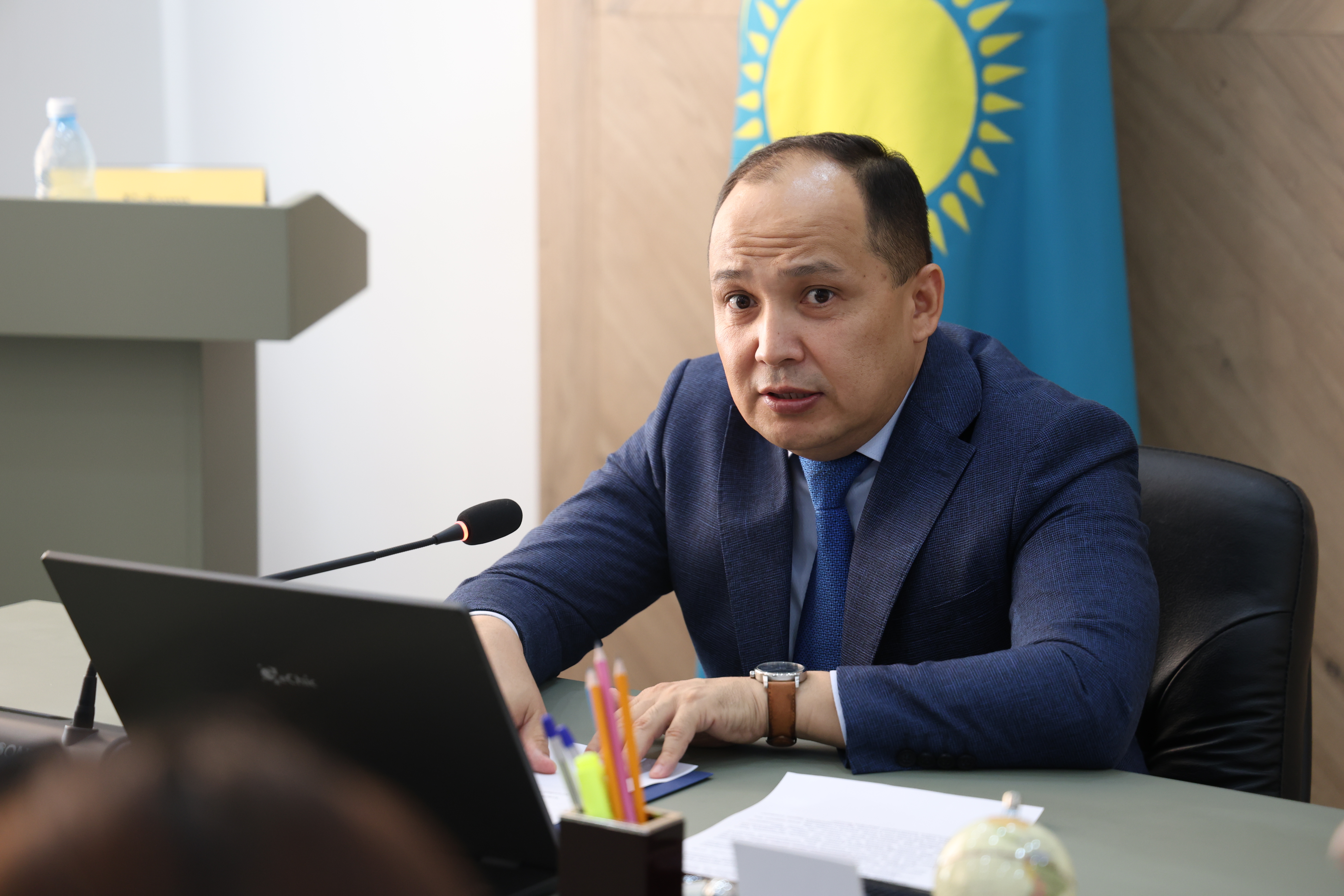 Новоназначенным государственным служащим разъяснили важные требования