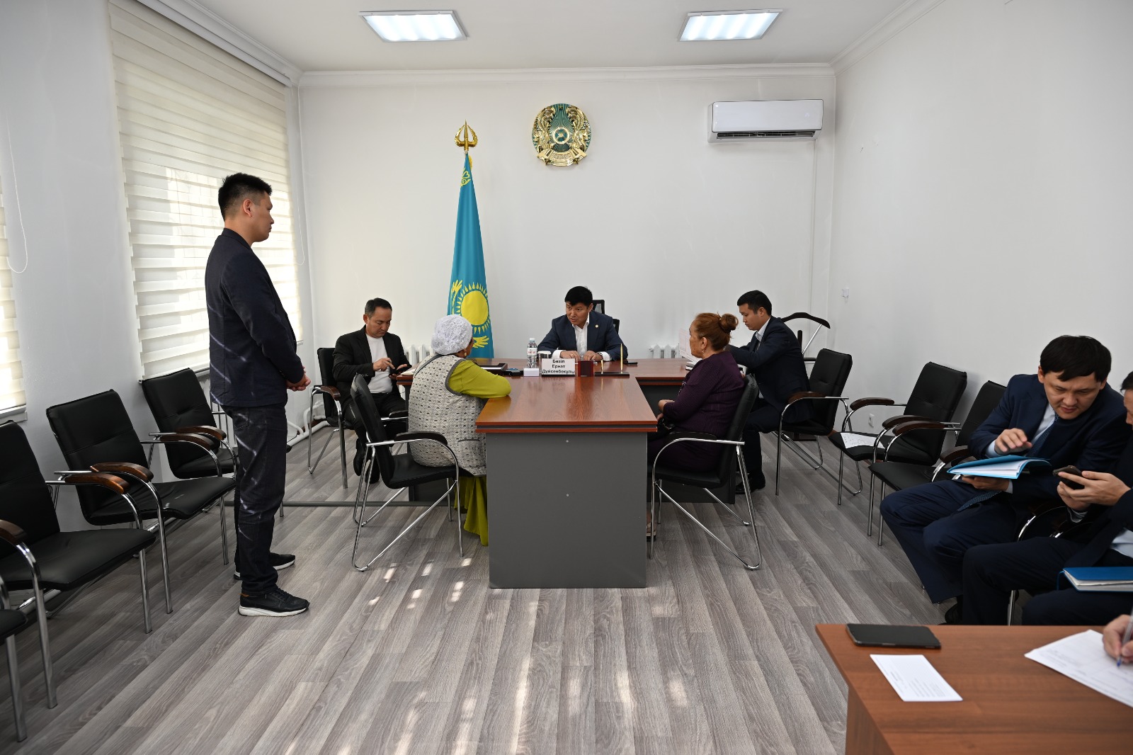 Қала әкімі азаматтарды жеке мәселелері бойынша қабылдады