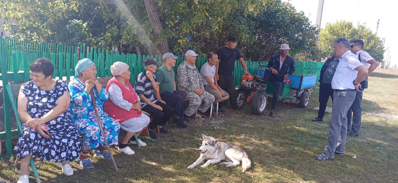 Талапкер ауылының тұрғындарымен кездесу