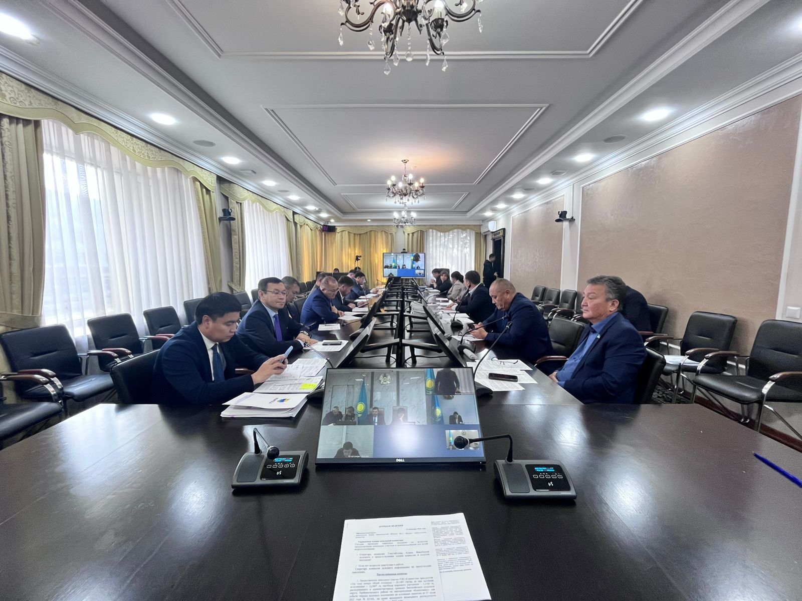 Депутаты приняли участие в заседании Земельной комиссии