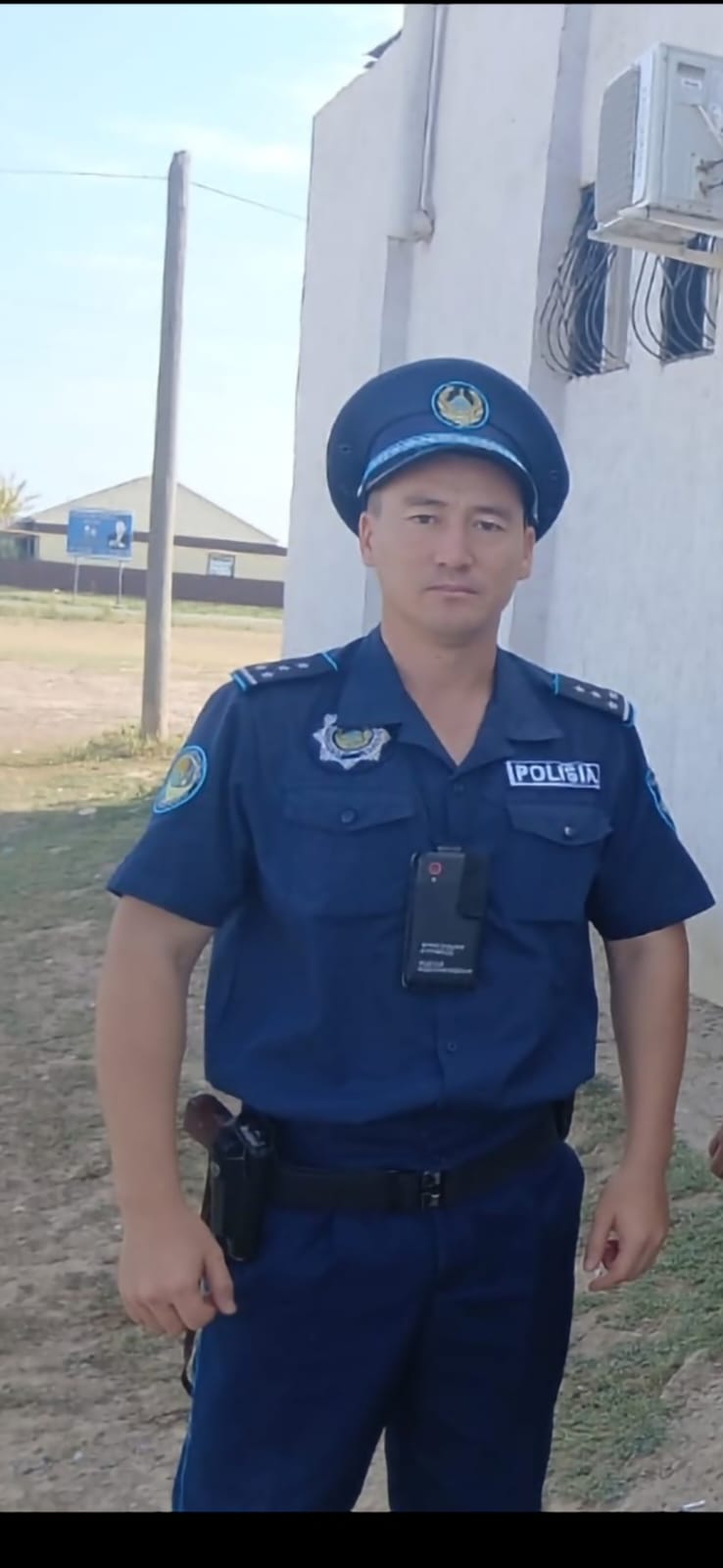 Сотрудник полиции спас спящую семью от пожара