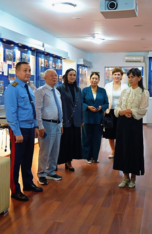 Шымкентте полиция департаментінің музейі жанынан оқырмандар клубы ашылды