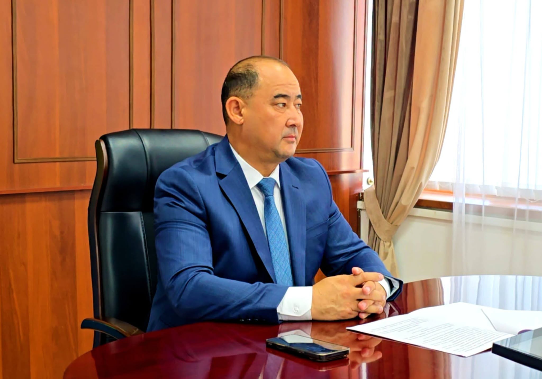 ГЛАВА РАЙОНА ОКАЗАЛ УВАЖЕНИЕ ЮБИЛЯРАМ